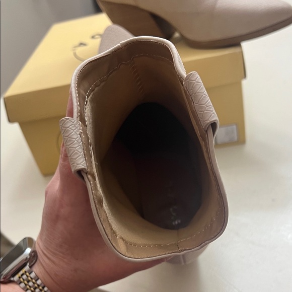 Soda Beige Western Ankle Boots with Stacked Heel - Picture 4 of 7